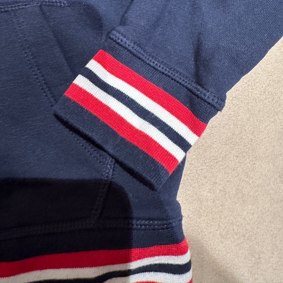 🎉BUNDLE 10 for $50🎉 GAP KIDS • Boys zipped hoodie - Picture 3 of 6